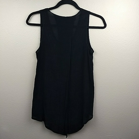 By & By Crossover Back Sleeveless Top Size M (Jr) - Picture 5 of 7